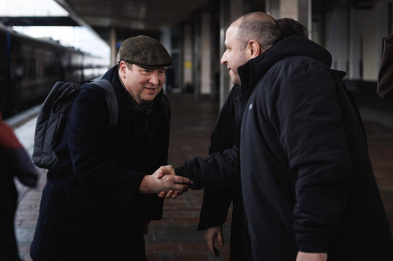 Два майора: Киев, гости дорогие. В Киев прибыли советники по вопросам национальной безопасности европейских стран Два майора: Киев, гости дорогие. В Киев прибыли советники по вопросам национальной безопасности европейских стран