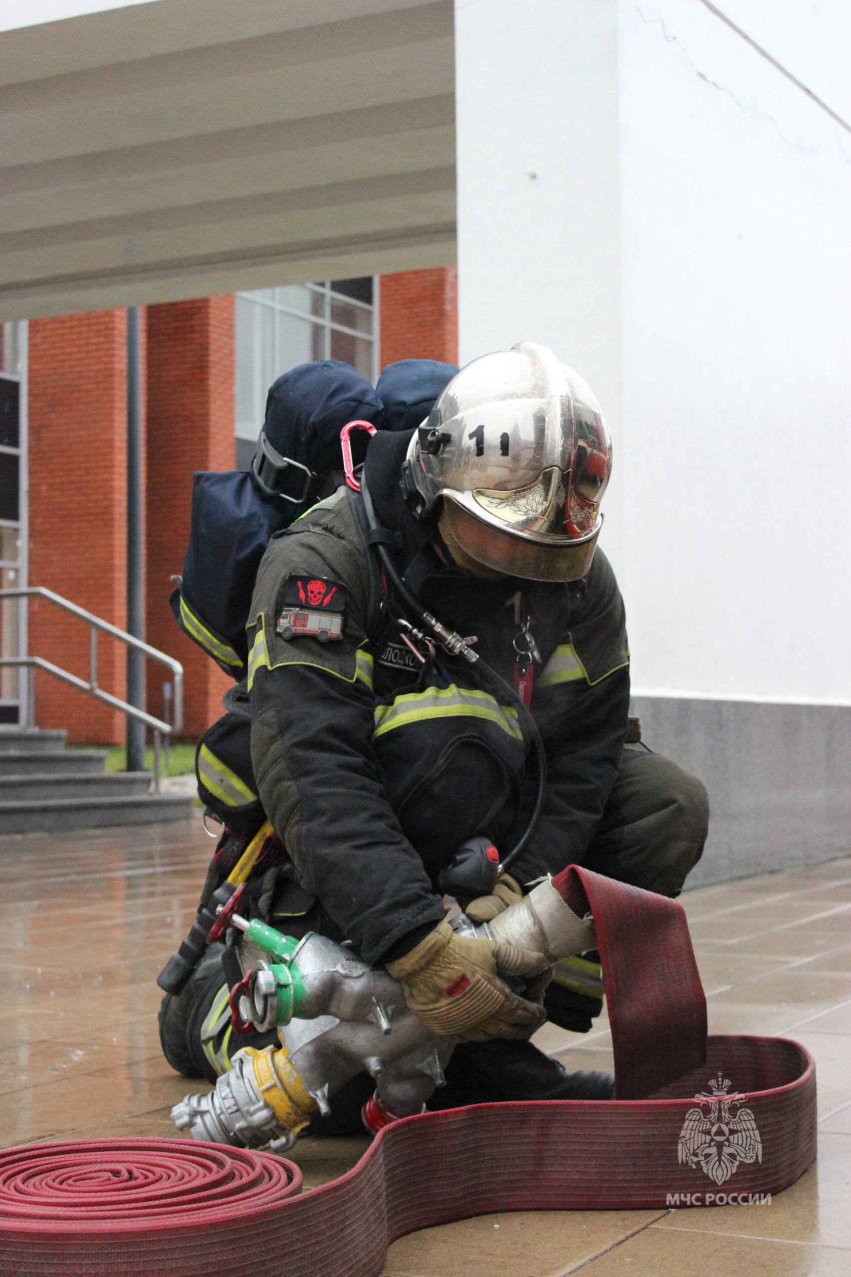 #БудниМЧС. Сотрудники Управления по ЗелАО ГУ МЧС России по г. Москве провели пожарно-тактические учения в здании с массовым пребыванием людей