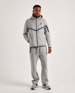 ������ ����� ����� � ���������� ������ Nike Tech Fleece, � ������� ��������� ���������� ���������, ���� ������� ������