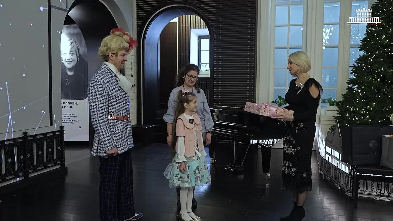 Члены Правительства дарят детям новогоднее чудо в рамках акции «Елка желаний»