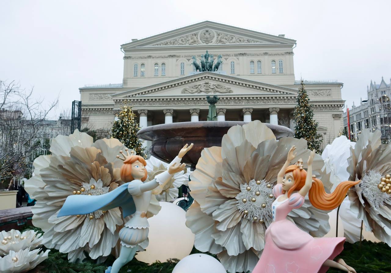 В Москве — парад новогодних декораций В Москве — парад новогодних декораций