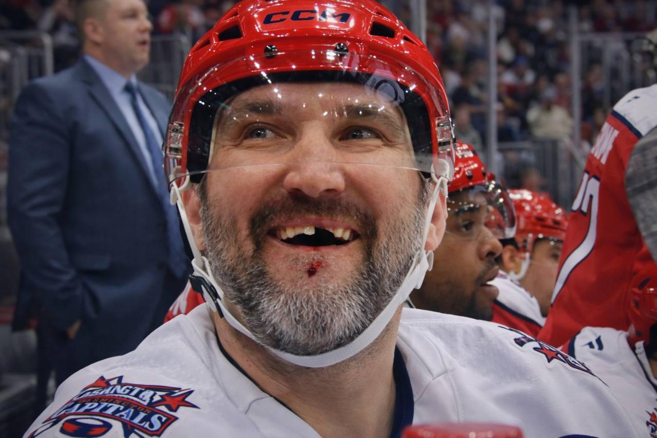 Овечкин потерял ещё один зуб