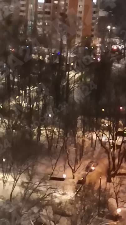 Жители Свиблово сообщают о подозрительном автомобиле во дворе на улице Седова