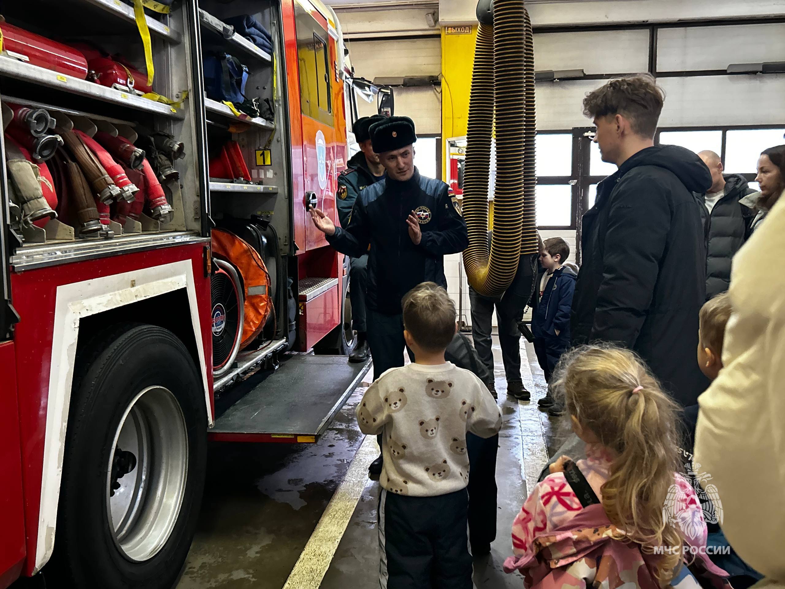 Знакомство с профессией: 47 пожарная часть встречает гостей Знакомство с профессией: 47 пожарная часть встречает гостей