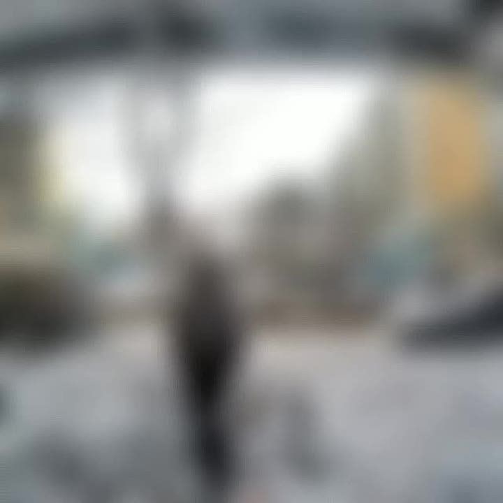 Челябинский школьник решил провести рискованный эксперимент: пока он ждал, чтобы ему открыли дверь подъезда, подросток лизнул металлическую панель домофона