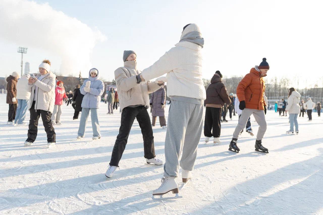 Фестиваль в честь Дня студента пройдет в воскресенье на катках "Авангард", "Битца" и южном катке олимпийского комплекса "Лужники" в Москве