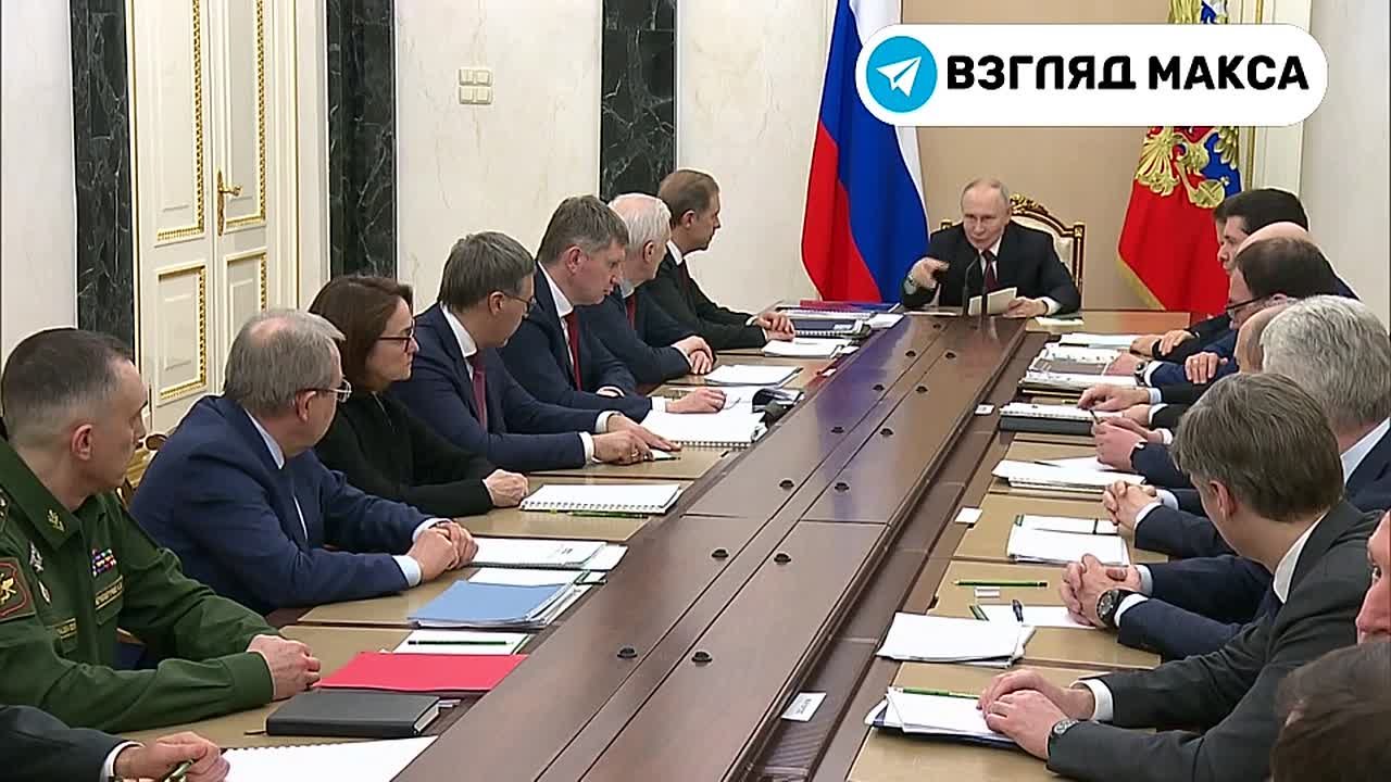 Этим вечером президент России Владимир Путин провёл совещание по развитию отечественной интегральной электроники