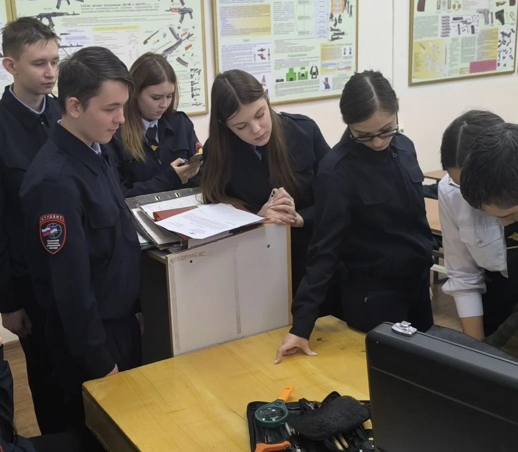 Погружение в профессию: студенты колледжа побывали в гостях в уфимской транспортной полиции Погружение в профессию: студенты колледжа побывали в гостях в уфимской транспортной полиции