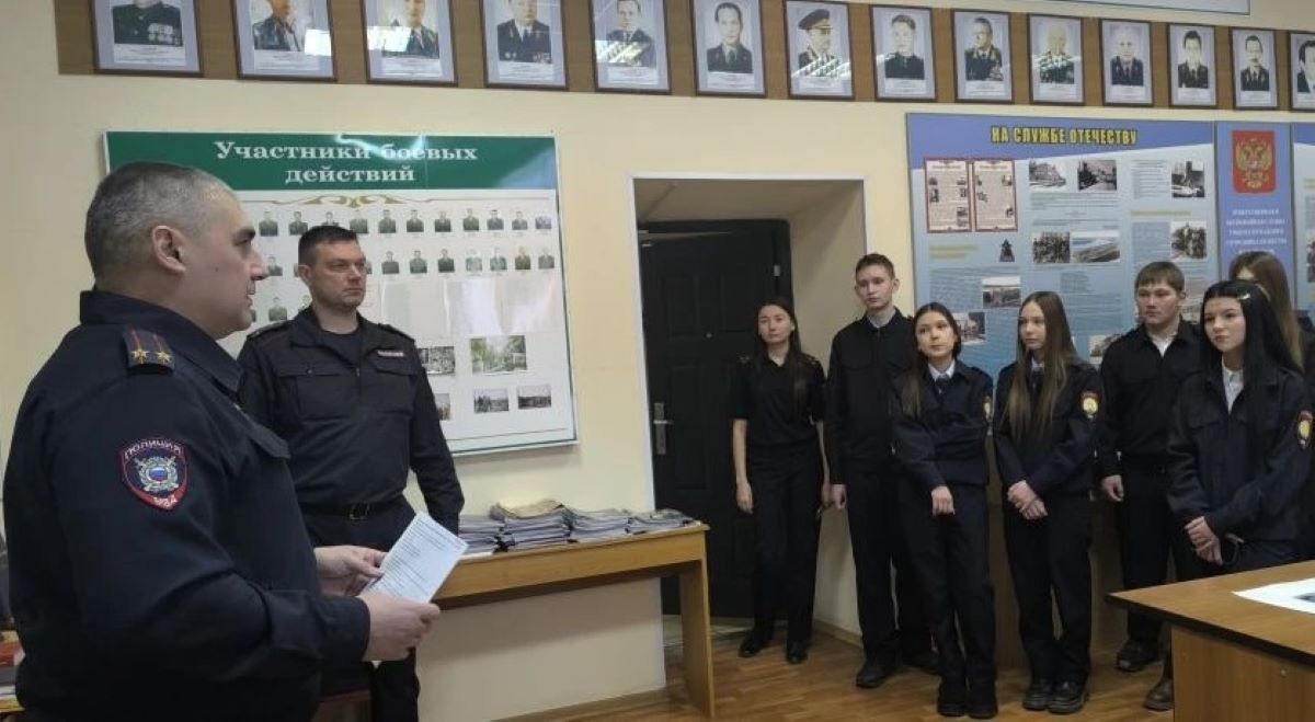 Погружение в профессию: студенты колледжа побывали в гостях в уфимской транспортной полиции Погружение в профессию: студенты колледжа побывали в гостях в уфимской транспортной полиции