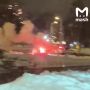Фейерверк рванул из багажника машины на ВДНХ в Москве — авто загорелось, прохожие получили бесплатное шоу