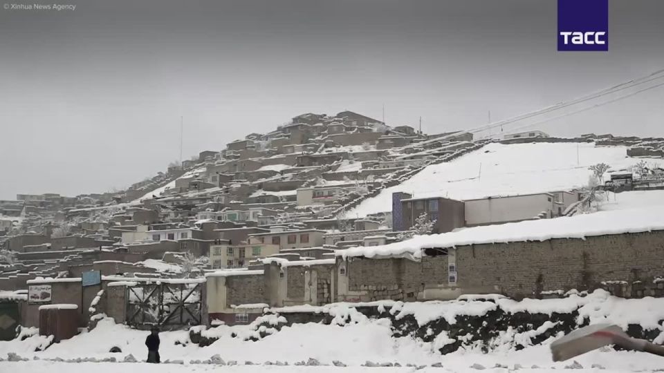 Снегопады и дожди в Афганистане унесли жизни более 60 человек