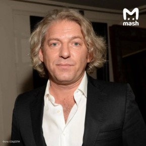 Скончавшемуся режиссёру Александру Олейникову стало плохо в баре "Менделеев" в центре Москвы — он потерял сознание на улице и умер по дороге в больницу