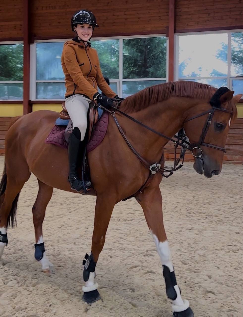 Дочь известного экстрасенса, финалистки шоу «Битва экстрасенсов» Ольги Якубович Екатерину обвинили в жестоком обращении с лошадьми Дочь известного экстрасенса, финалистки шоу «Битва экстрасенсов» Ольги Якубович Екатерину обвинили в жестоком обращении с лошадьми