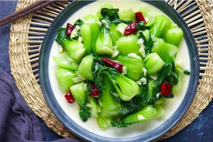 Секреты стир-фрай: как приготовить бок-чой с ароматом чеснока и чили