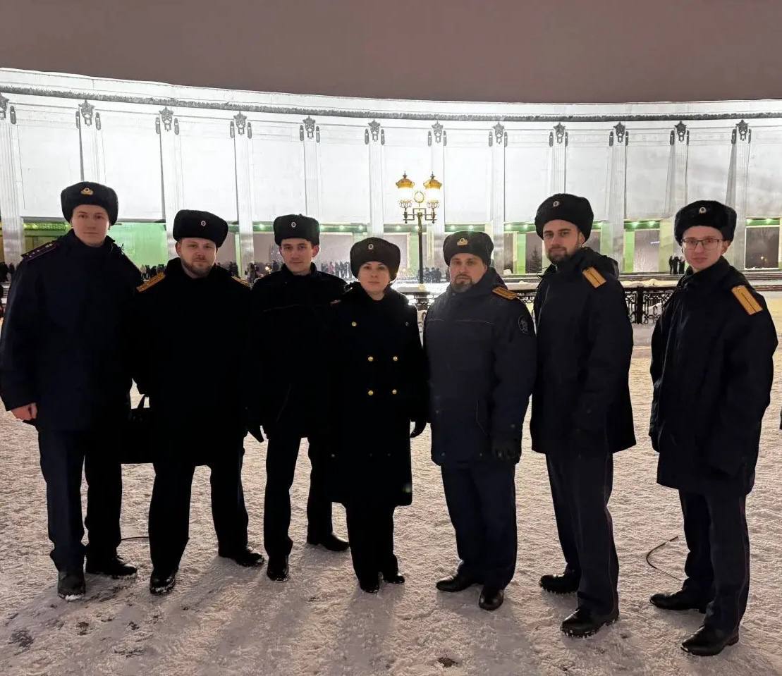В День воинской славы сотрудники столичного Следственного комитета и курсанты ведомственной академии отдали дань уважения и памяти жителям блокадного Ленинграда