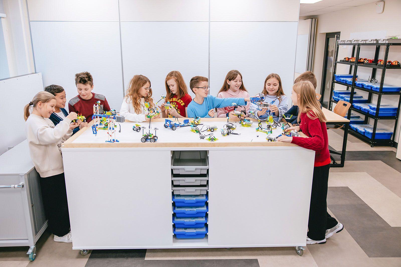 В столичных школах после реконструкции стало больше кружков и секций — их количество увеличилось на 60% В столичных школах после реконструкции стало больше кружков и секций — их количество увеличилось на 60%