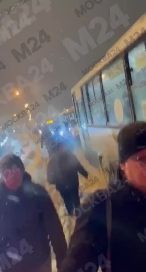 Тяжёлый вечер выдался у пассажиров автобусов и маршруток на шоссе Энтузиастов