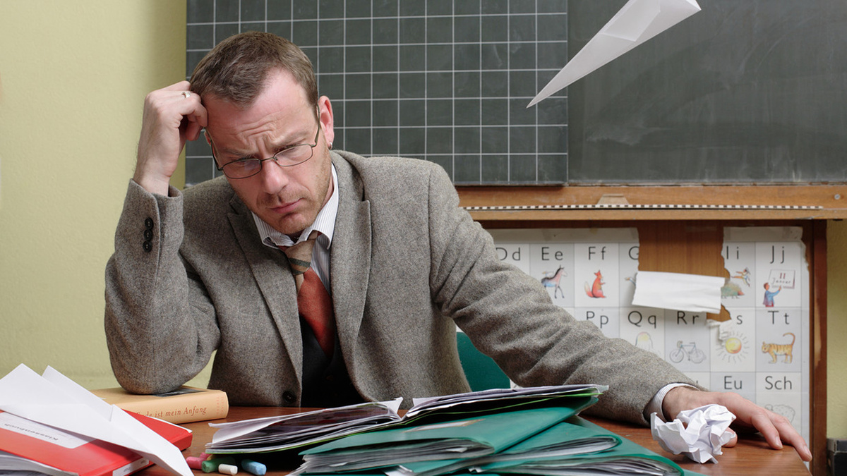 Учитель и чиновник: почему образование в деревне становится настоящим испытанием