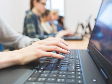 Роскомнадзор может контролировать доступ к готовым домашним заданиям в интернете