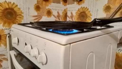 Как избежать брызг при жарке: секреты опытных хозяек