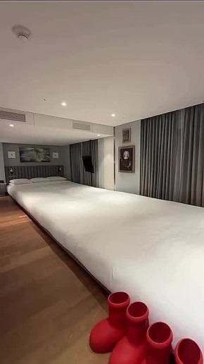 Утром понедельника кровать кажется бесконечной