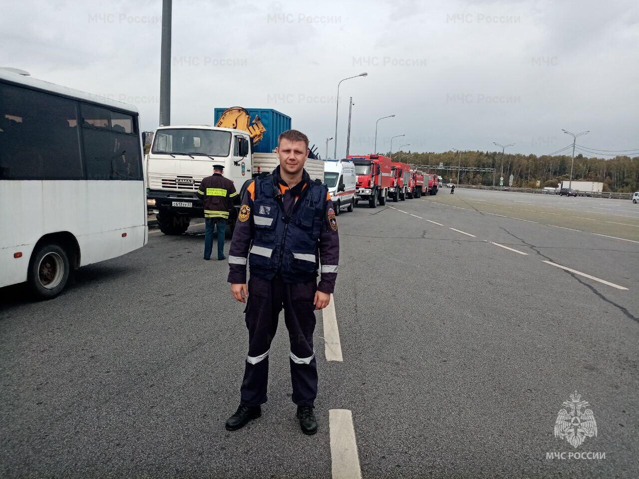 #ЛицаМЧС. Виталий Новиков – старший инструктор ГДЗС 51 СПСЧ Управления по САО ГУ МЧС России по г. Москве. Его история – это пример осознанного выбора, основанного на дружбе, верности долгу и постоянном самосовершенствовании #ЛицаМЧС. Виталий Новиков – старший инструктор ГДЗС 51 СПСЧ Управления по САО ГУ МЧС России по г. Москве. Его история – это пример осознанного выбора, основанного на дружбе, верности долгу и постоянном самосовершенствовании