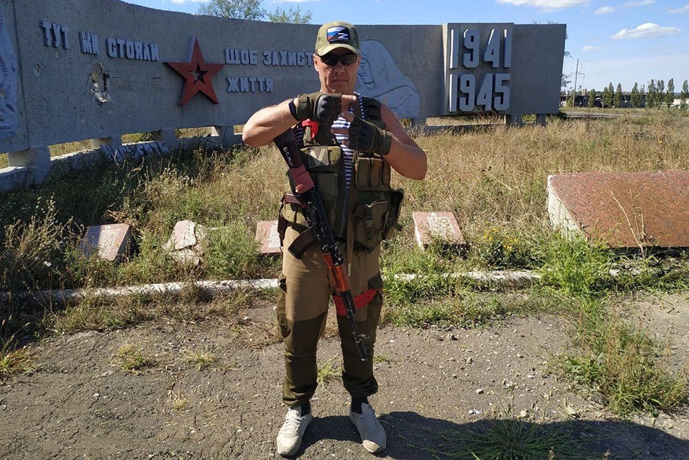 Граната на булавке. Разведчики группы Игоря Носова в плен не сдавались Граната на булавке. Разведчики группы Игоря Носова в плен не сдавались