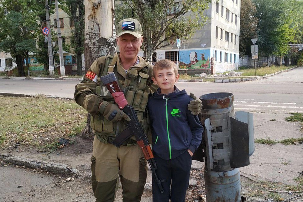 Граната на булавке. Разведчики группы Игоря Носова в плен не сдавались Граната на булавке. Разведчики группы Игоря Носова в плен не сдавались