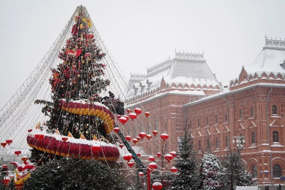 Улицы Москвы ярко украсили к Китайскому Новому году Улицы Москвы ярко украсили к Китайскому Новому году