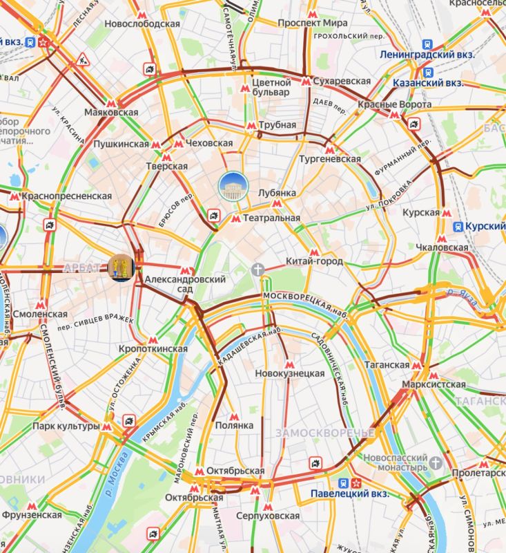 Москва встала в 10-балльных пробках