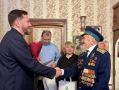 Председатель комиссии МГД по государственному строительству и местному самоуправлению Александр Козлов (фракция партии «Единая Россия») поздравил с вековым юбилеем ветерана Великой Отечественной войны, Почетного жителя...
