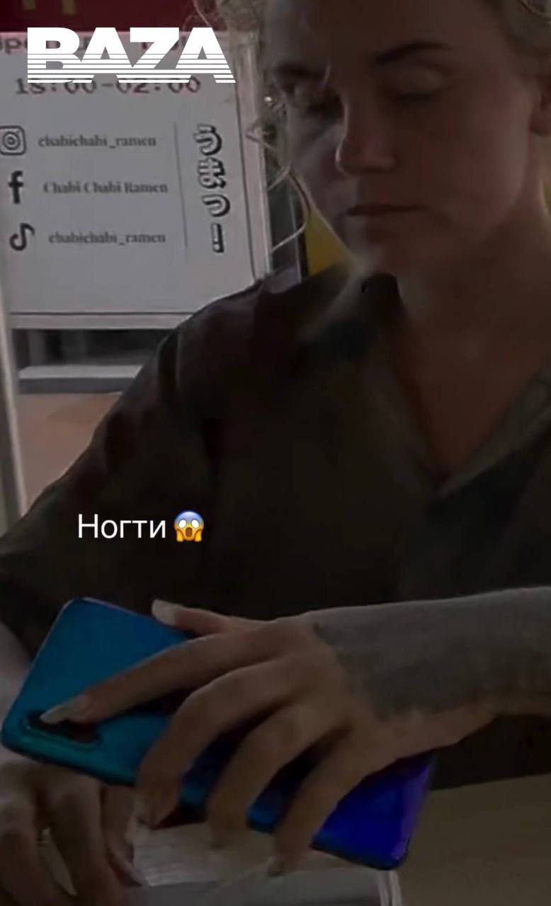 Звёздную порно-гимнастку Юлию Реутову спасают родители из наркотического плена в Таиланде — гламурная шоуменка уже год живёт в палатке на пляже и крадёт продукты, чтобы прокормить себя Звёздную порно-гимнастку Юлию Реутову спасают родители из наркотического плена в Таиланде — гламурная шоуменка уже год живёт в палатке на пляже и крадёт продукты, чтобы прокормить себя