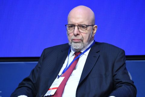 Дмитрий Саймс: Мир через силу. . А как видит европейский мейнстрим отношения с Россией в случае, если бы удалось подписать мирное соглашение по Украине? Намереваются ли они распространить атмосферу мира и на другие области...