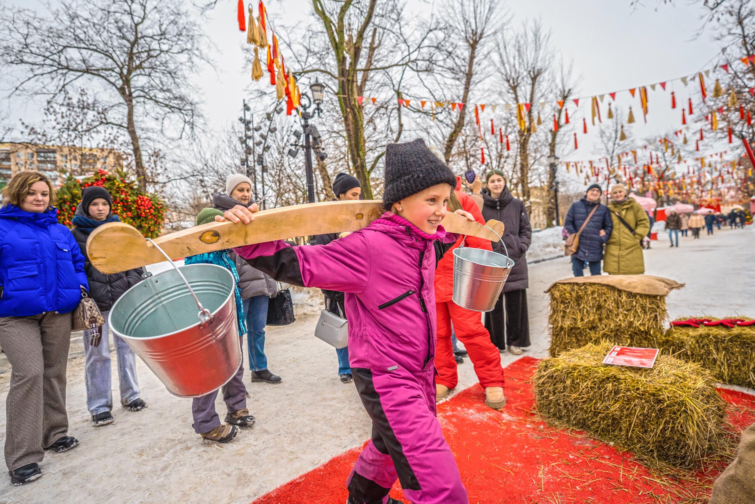 Посоревноваться в жиме полена и челночном беге приглашают на фестивале «Масленица»