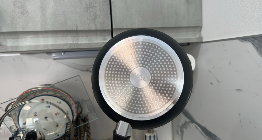 Эффективные методы удаления следов от наклеек с посуды и техники