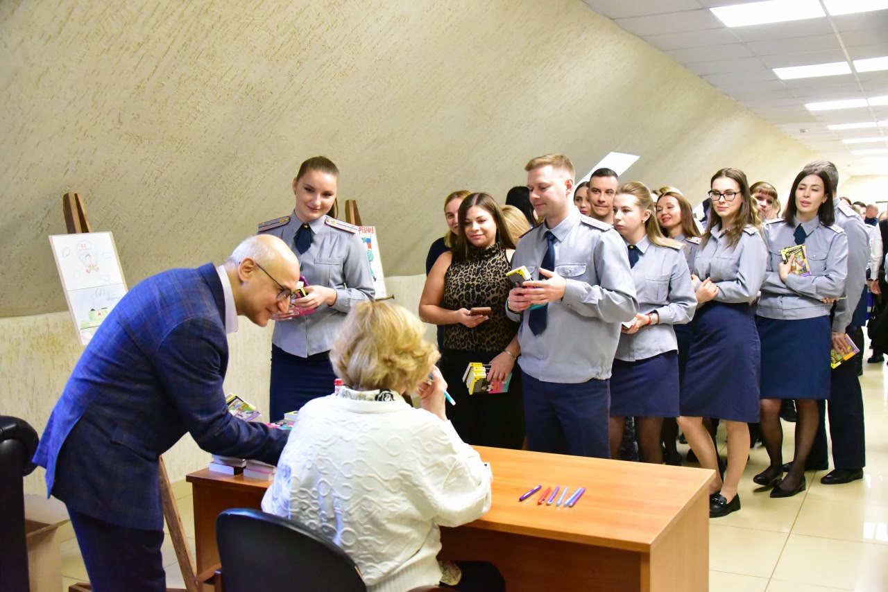 В ГУФСИН России по г. Москве состоялась творческая встреча с известной писательницей Дарьей Донцовой В ГУФСИН России по г. Москве состоялась творческая встреча с известной писательницей Дарьей Донцовой