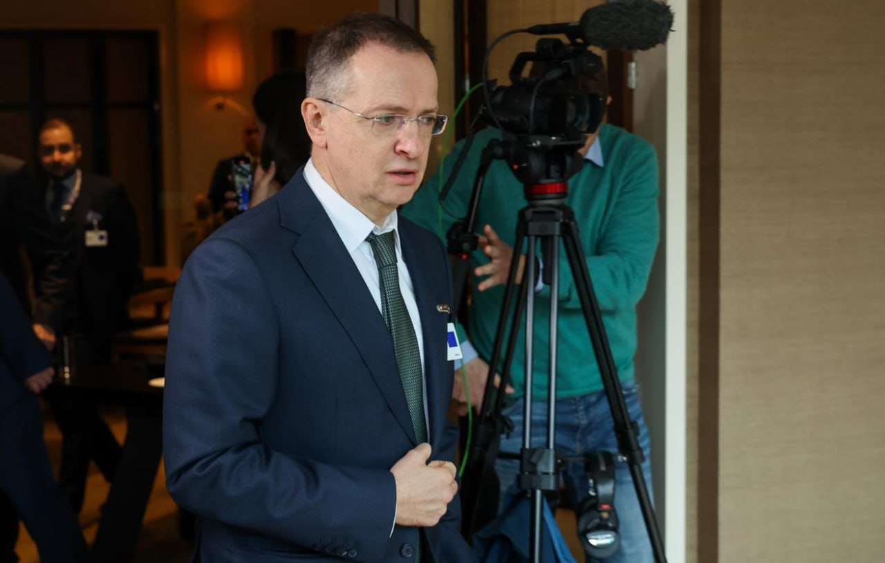 Зеленский* опасался жесткой позиции Мединского на переговорах в Женеве