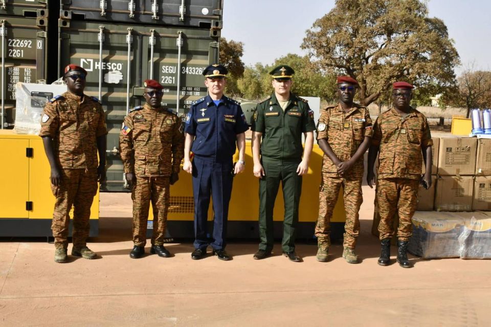 Россия передала ВС Буркина-Фасо генераторы, трансформаторы и фильтры для воды на $345 тыс