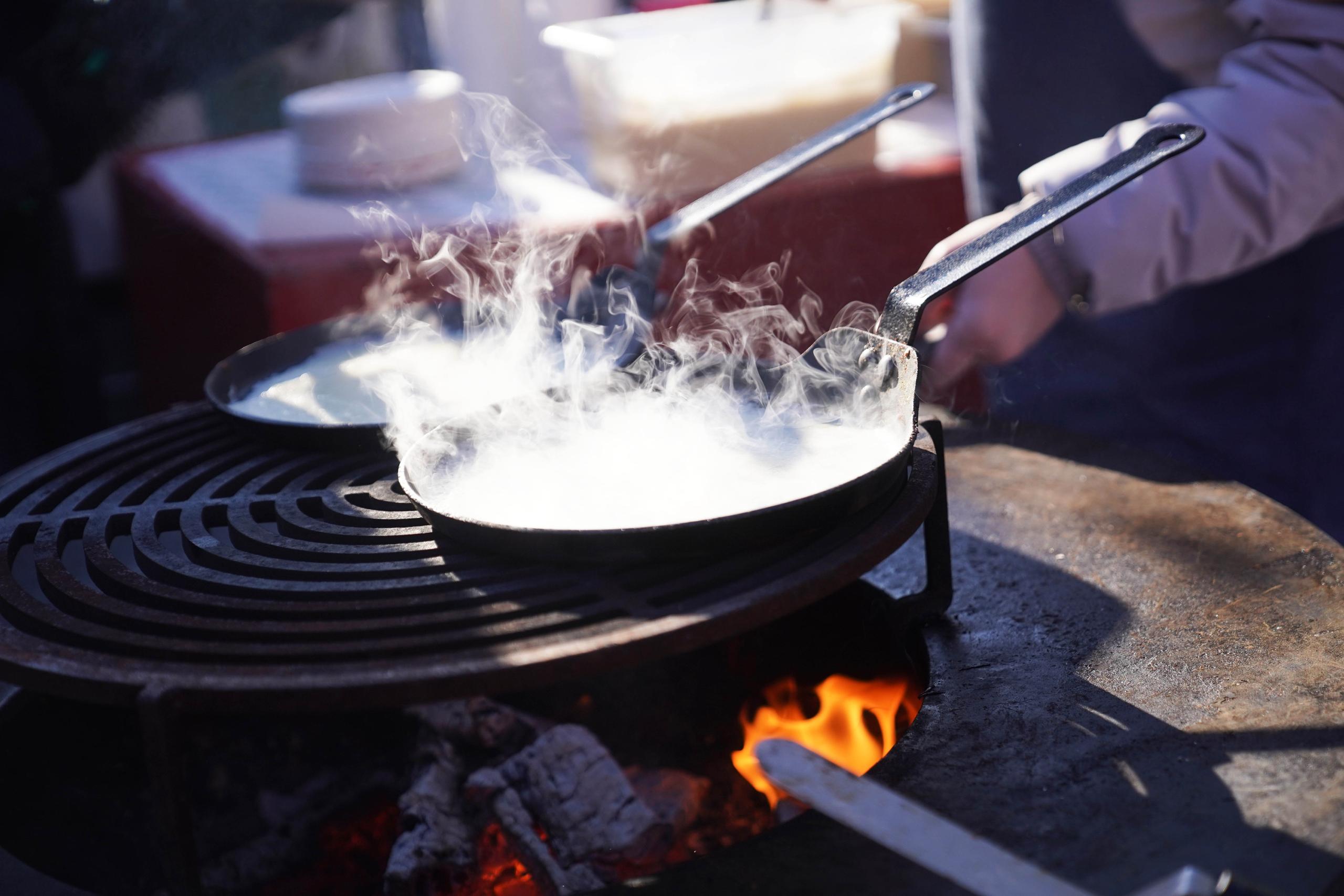 Вкусные блинчики, народные забавы и мастер-классы — вот так проходит фестиваль «Масленица» Вкусные блинчики, народные забавы и мастер-классы — вот так проходит фестиваль «Масленица»