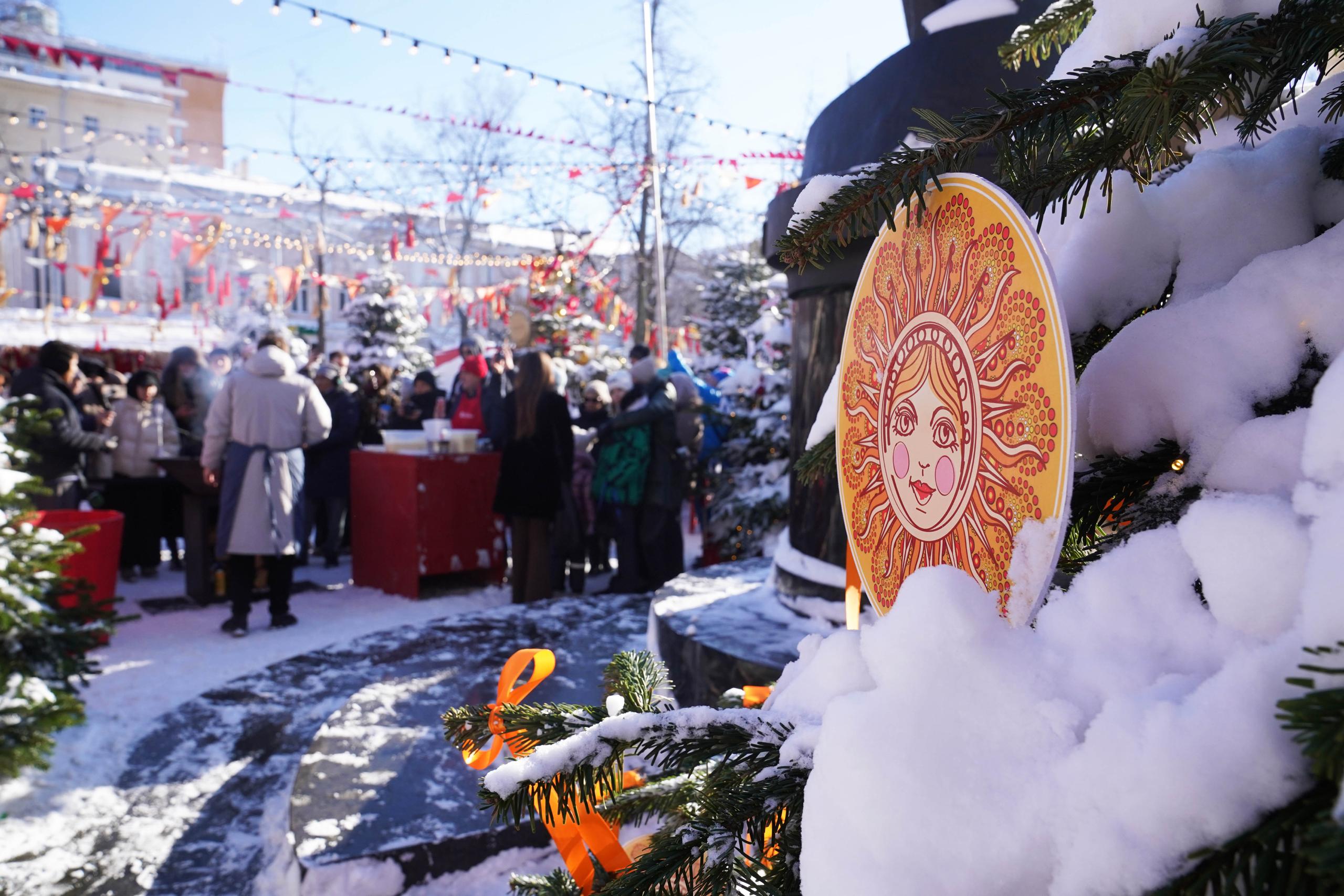 Вкусные блинчики, народные забавы и мастер-классы — вот так проходит фестиваль «Масленица» Вкусные блинчики, народные забавы и мастер-классы — вот так проходит фестиваль «Масленица»