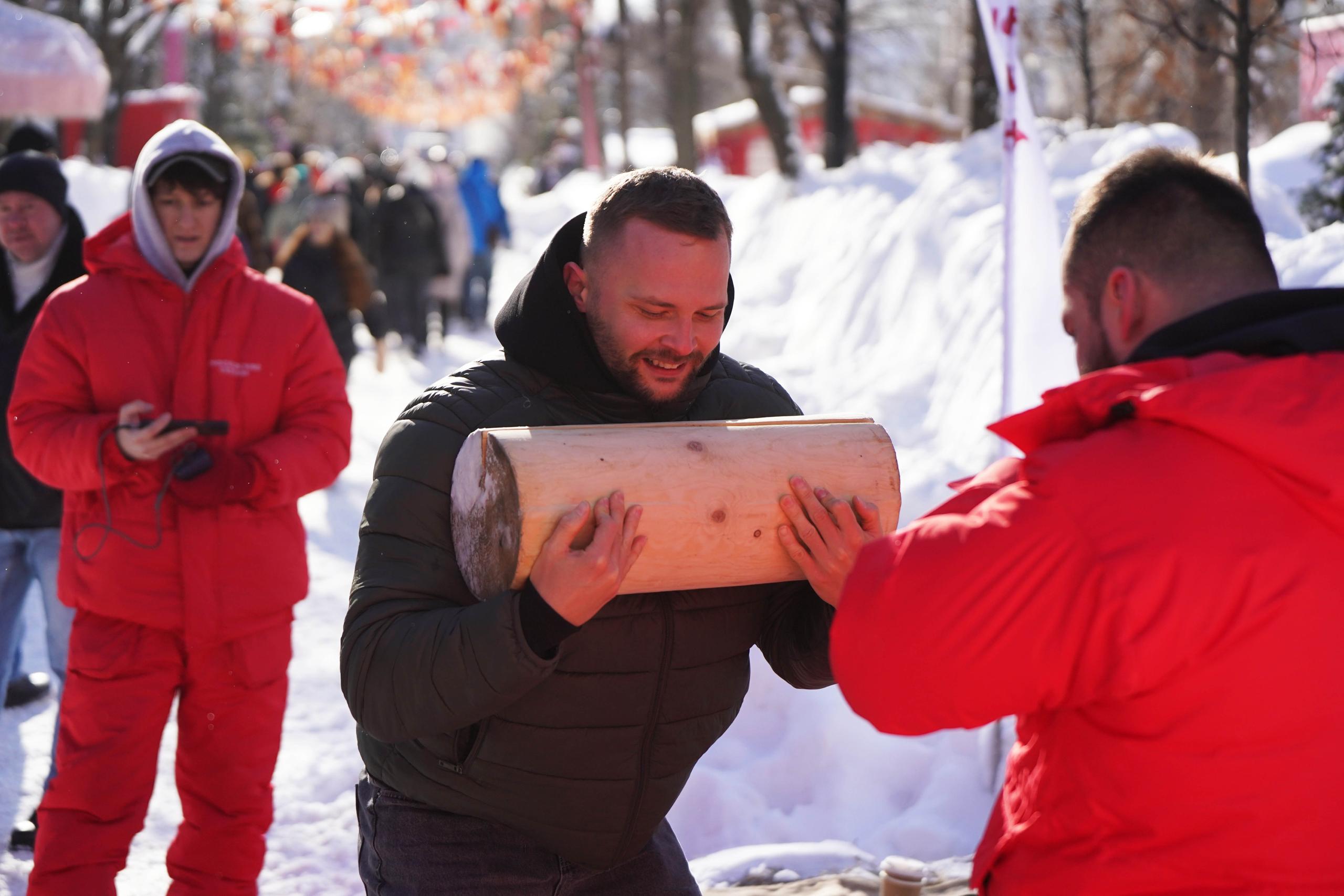 Вкусные блинчики, народные забавы и мастер-классы — вот так проходит фестиваль «Масленица» Вкусные блинчики, народные забавы и мастер-классы — вот так проходит фестиваль «Масленица»