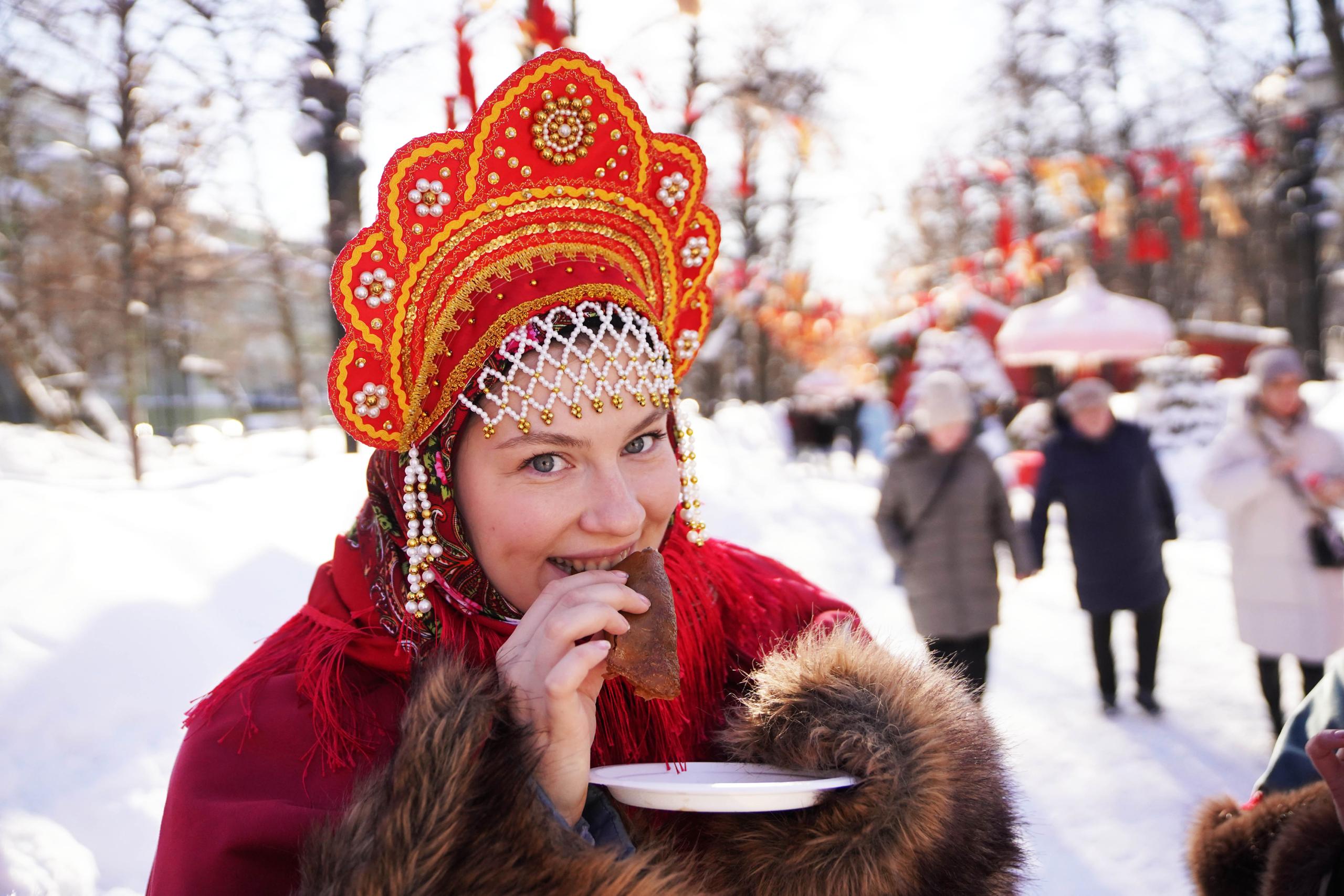 Вкусные блинчики, народные забавы и мастер-классы — вот так проходит фестиваль «Масленица» Вкусные блинчики, народные забавы и мастер-классы — вот так проходит фестиваль «Масленица»
