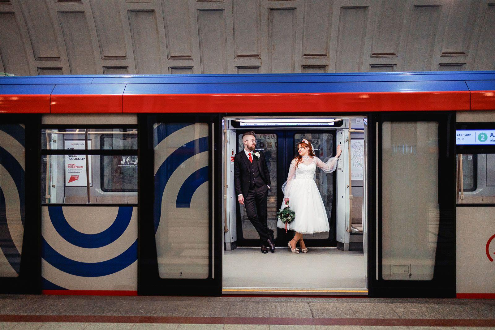 Первые в этом году свадьбы уже прошли на станции метро «Маяковская» Первые в этом году свадьбы уже прошли на станции метро «Маяковская»
