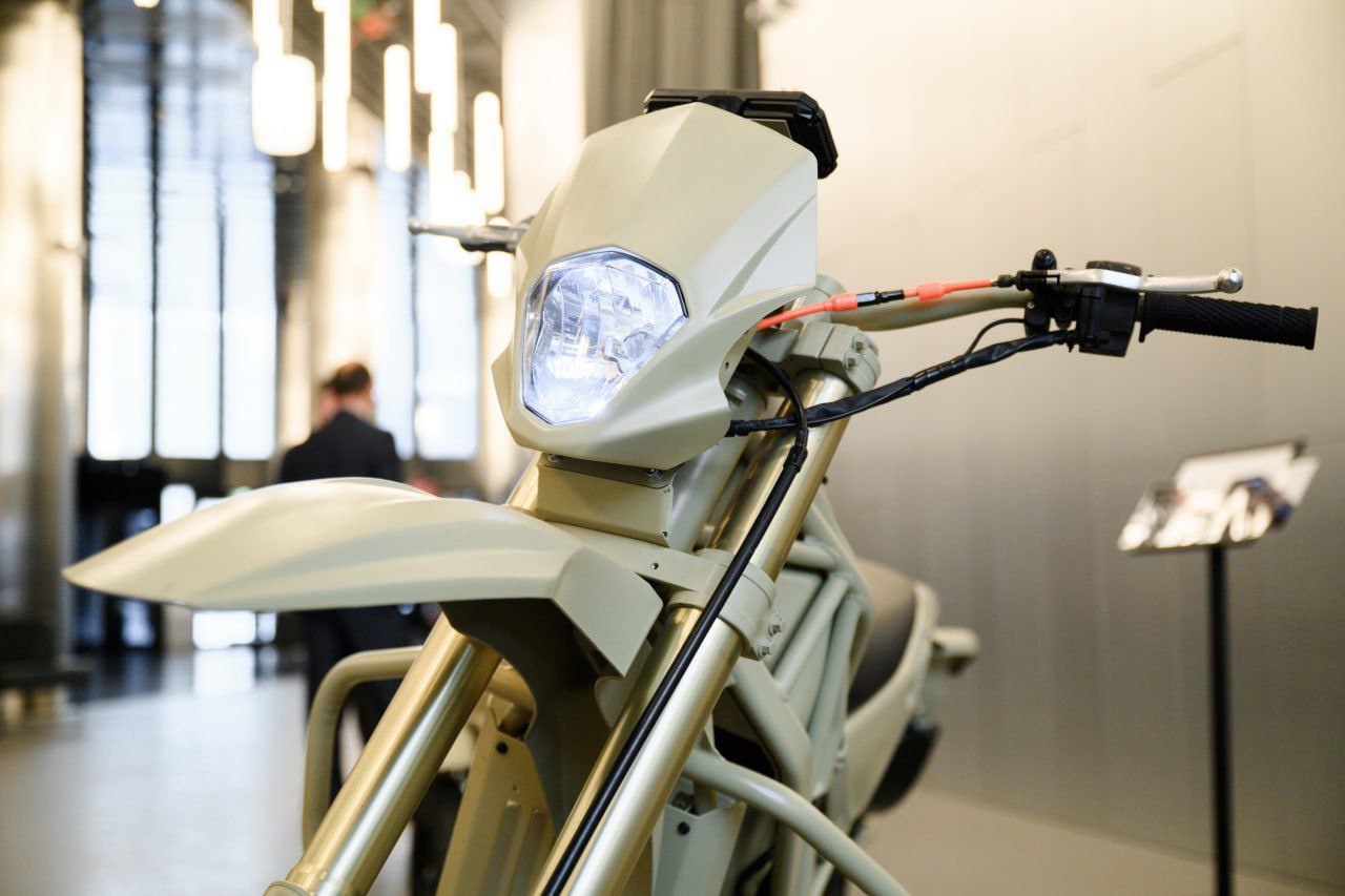 Электромотоциклы от "Калашникова" Электромотоциклы от "Калашникова"