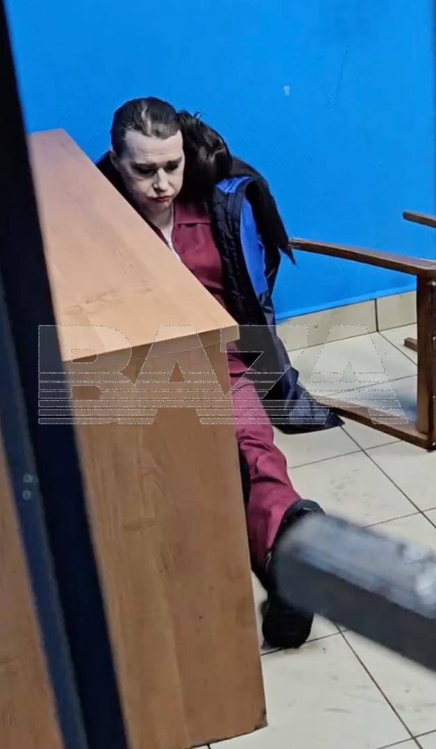 Дворник и его транс-женщина-уборщица* держат в страхе два московских ЖК Дворник и его транс-женщина-уборщица* держат в страхе два московских ЖК