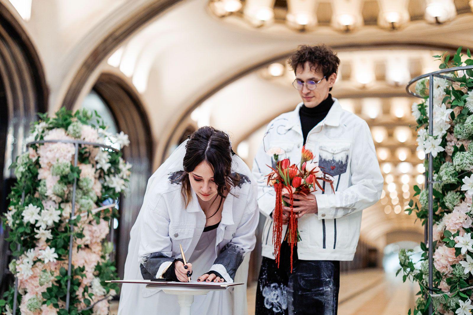 Первые в этом году свадьбы уже прошли на станции метро «Маяковская»