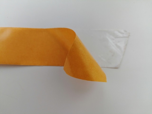 Как эффективно избавиться от следов скотча на пластике