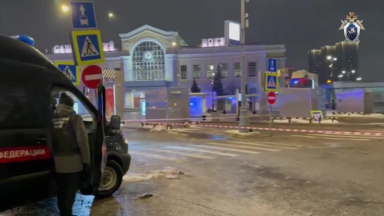 На площади Савеловского вокзала подорвали машину ДПС