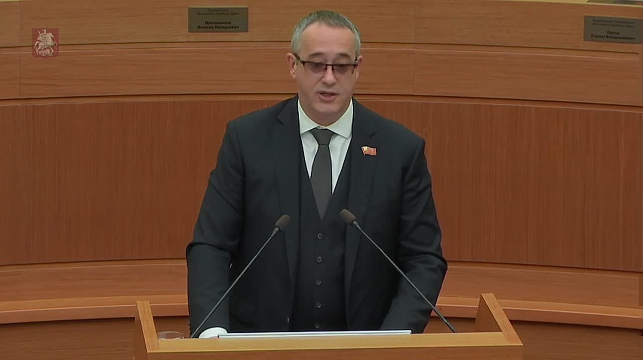 Владимиру Иосифовичу Ресину присвоено звание «Почетный гражданин города Москвы» за вклад в развитие строительного комплекса города Москвы, активную государственную и общественную деятельность на благо России и города Москвы