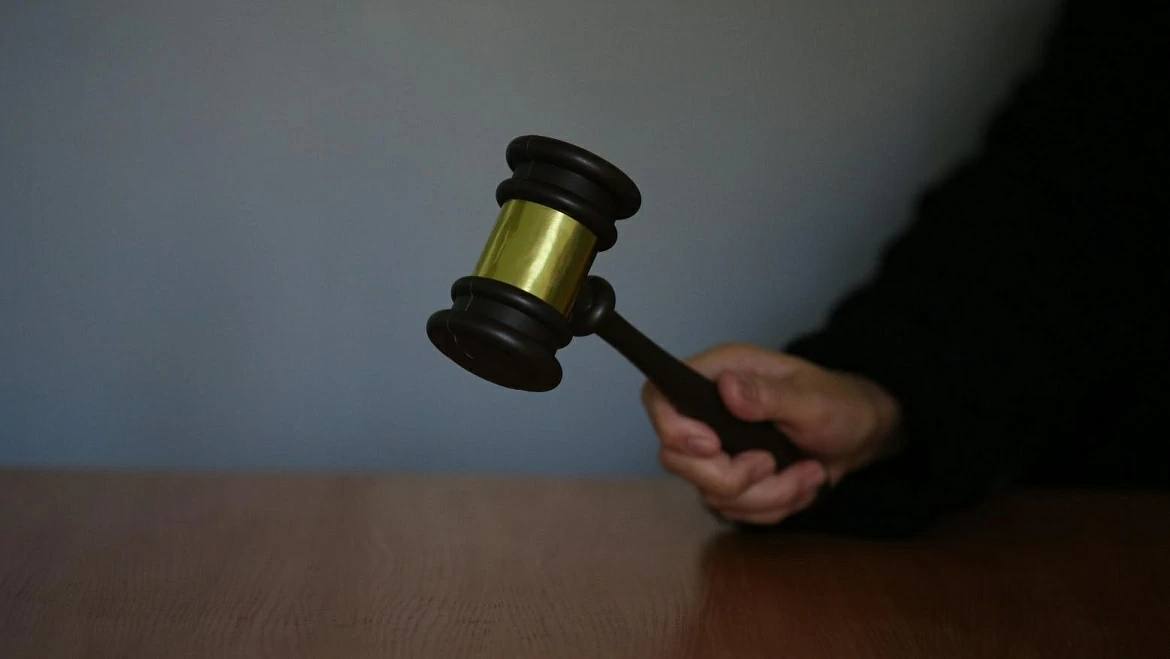 12345. За поджог батарейного шкафа на железной дороге в Подмосковье осудят 19-летнего студента из Дагестана Следствием Линейного управления МВД России на станции Москва-Рязанская завершено расследование уголовного дела в...